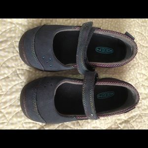 Kids Keen Mary Janes, size 1, NWOB